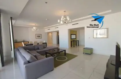 Apartment - 2 Bedrooms - 3 Bathrooms for rent in Sanabis - Manama - Capital Governorate