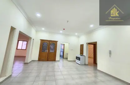 Apartment - 3 Bedrooms - 3 Bathrooms for rent in Sanad - Central Governorate