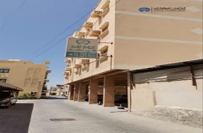 عمارة بالكامل - استوديو للبيع في قلالي - المحرق