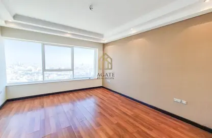 Apartment - 2 Bedrooms - 3 Bathrooms for rent in Sanabis - Manama - Capital Governorate