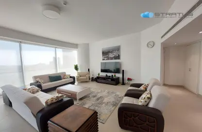 Living Room image for: Apartment - 2 Bedrooms - 2 Bathrooms for rent in Sanabis - Manama - Capital Governorate, Image 1