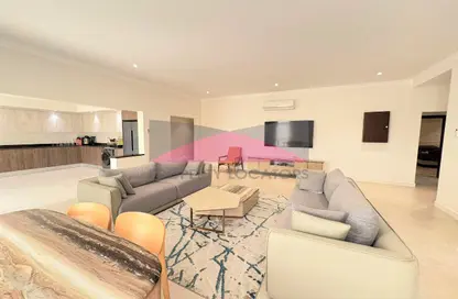 Apartment - 3 Bedrooms - 3 Bathrooms for rent in Al Juffair - Capital Governorate