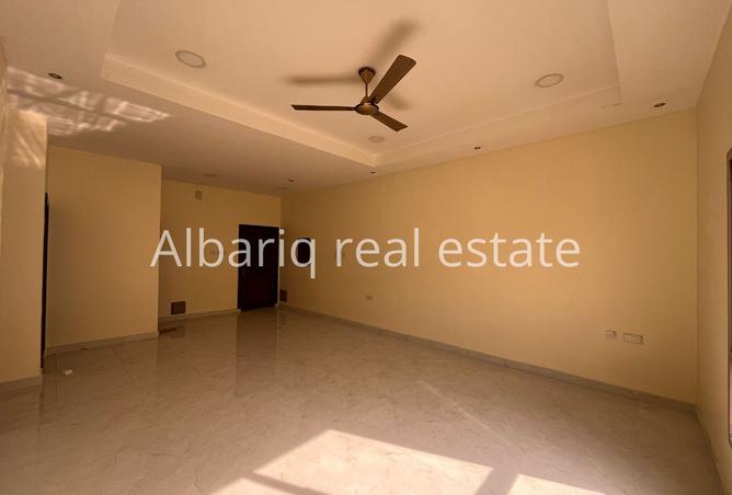 980587 - Property Image 3