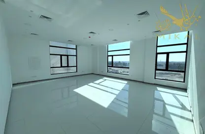 Show Room - Studio - 2 Bathrooms for rent in Maqabah - Northern Governorate