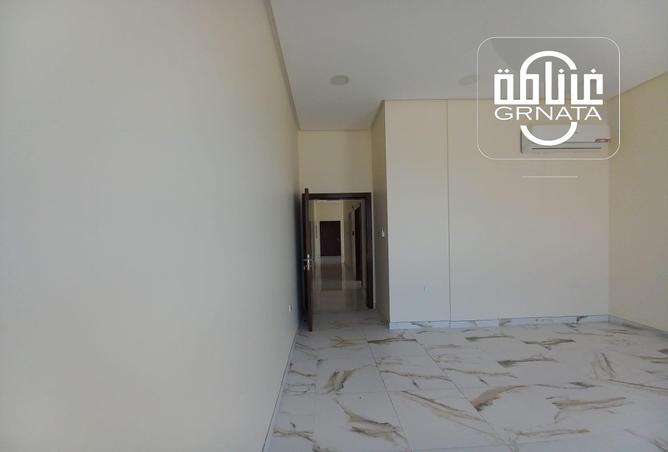 Apartment - 2 Bedrooms - 2 Bathrooms for rent in Jeblat Hebshi - Northern Governorate