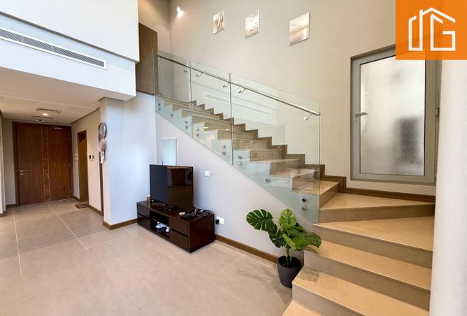 988069 - Property Image 2