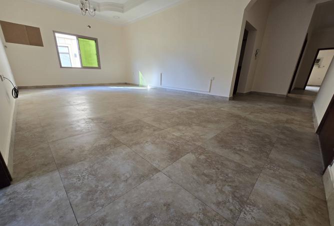 967008 - Property Image 3