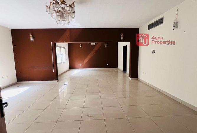 991785 - Property Image 3