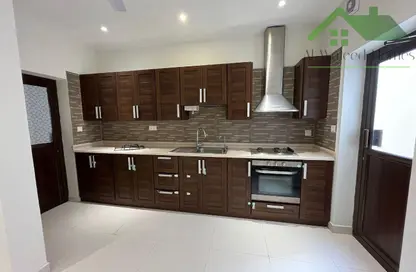 شقة - 2 غرف نوم - 3 حمامات للايجار في توبلي - المحافظة الوسطى