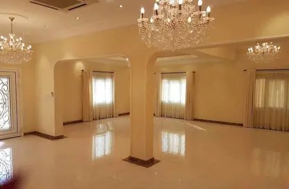 Empty Room image for: Villa - 5 Bedrooms - 6 Bathrooms for rent in Hidd - Muharraq Governorate, Image 1