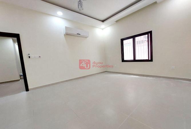 Apartment - 2 Bedrooms - 2 Bathrooms for rent in Tubli - Central Governorate