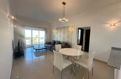 شقة - غرفة نوم - 2 حمامات للايجار في شارع أمواج - أمواج - المحرق