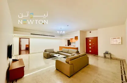 Apartment - 3 Bedrooms - 3 Bathrooms for rent in Al Juffair - Capital Governorate