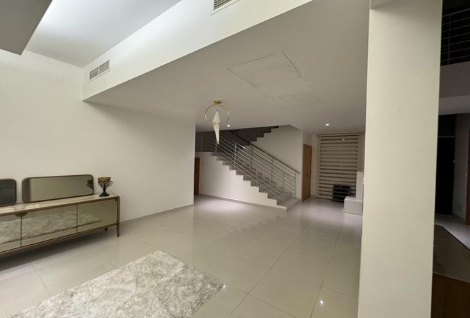 976077 - Property Main Image