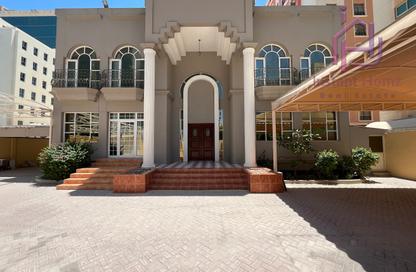 Office Space - Studio - 4 Bathrooms for rent in Seef - Capital Governorate