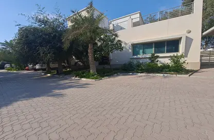 فيلا - 5 غرف نوم - 6 حمامات للايجار في سار - المحافظة الشمالية