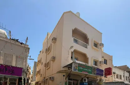 عمارة بالكامل - استوديو - 8 حمامات للبيع في شارع المعارض - الحورة - محافظة العاصمة