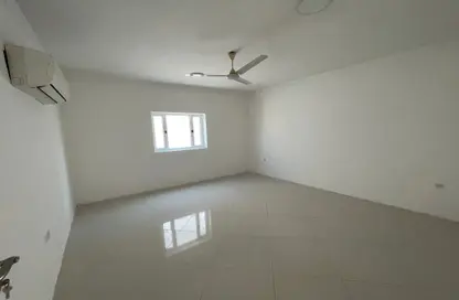 Apartment - 3 Bedrooms - 2 Bathrooms for rent in Busaiteen - Muharraq Governorate