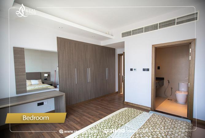 956220 - Property Image 3