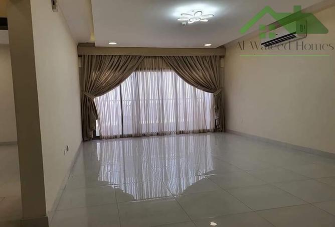 862749 - Property Image 2