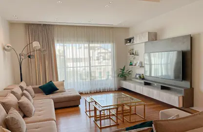 Living Room image for: Apartment - 3 Bedrooms - 3 Bathrooms for sale in Janabiya - Northern Governorate, Image 1