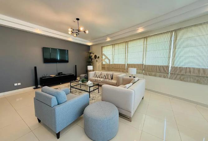 986445 - Property Image 2