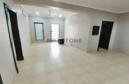 Apartment - 3 Bedrooms - 2 Bathrooms for rent in Sanad - Central Governorate