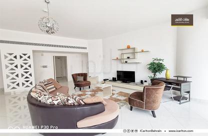 Apartment - 2 Bedrooms - 3 Bathrooms for sale in Sanabis - Manama - Capital Governorate