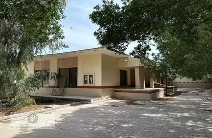 Villa - 4 Bedrooms - 6 Bathrooms for sale in Sanad - Central Governorate