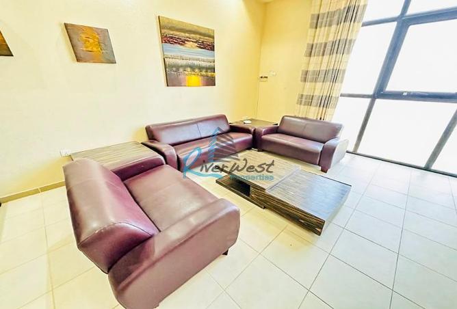 Apartment - 3 Bedrooms - 4 Bathrooms for rent in Manama - Capital Governorate