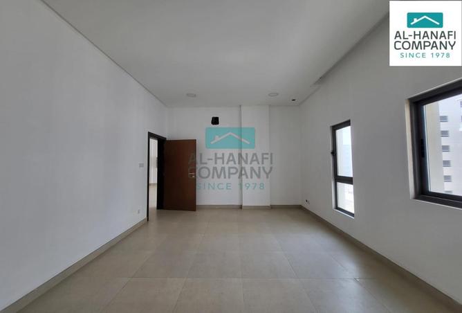 911486 - Property Image 3