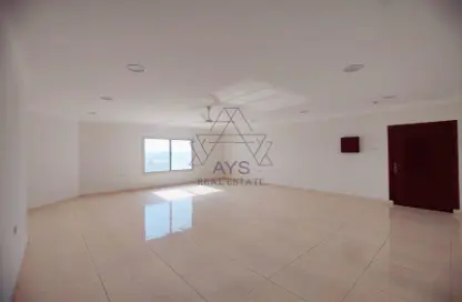 Apartment - 2 Bedrooms - 2 Bathrooms for rent in Busaiteen - Muharraq Governorate
