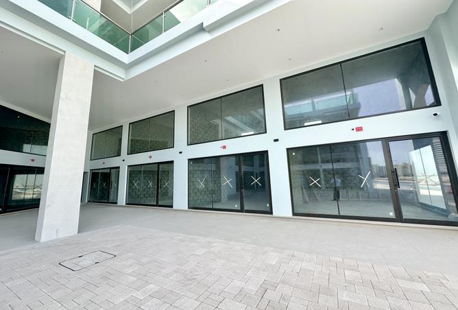 956713 - Property Image 2