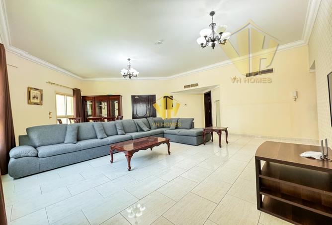 963275 - Property Image 2
