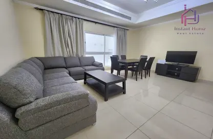 صورة لـ غرفة المعيشة / غرفة الطعام شقة - 2 غرف نوم - 2 حمامات للايجار في الزنج - المنامة - محافظة العاصمة ، صورة رقم 1