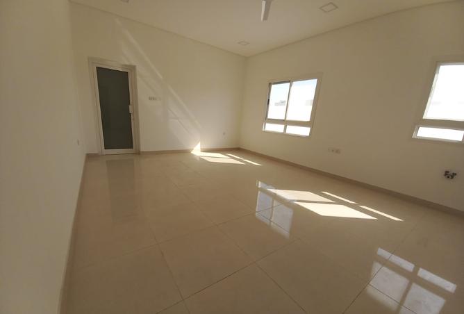 Apartment - 2 Bedrooms - 2 Bathrooms for rent in Zinj - Manama - Capital Governorate