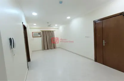 Hall / Corridor image for: Apartment - 6 Bedrooms for rent in Manama - Capital Governorate, Image 1