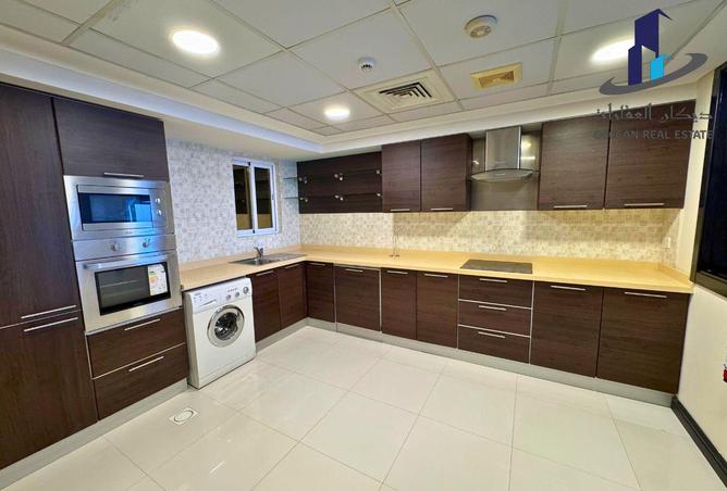 989231 - Property Image 3