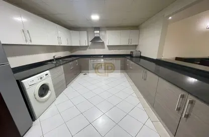 Kitchen image for: Apartment - 3 Bedrooms - 4 Bathrooms for rent in Zinj - Manama - Capital Governorate, Image 1