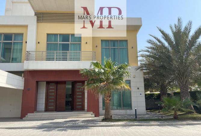 916046 - Property Image 2