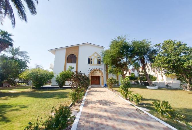 Villa - 4 Bedrooms - 5 Bathrooms for rent in Budaiya - Northern Governorate