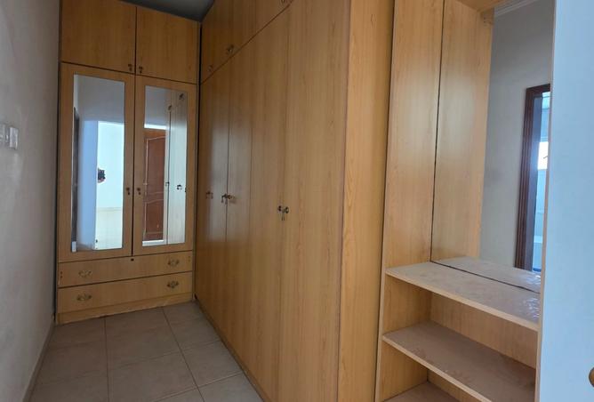 988753 - Property Image 2