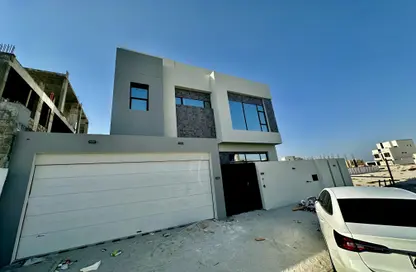 Villa - 5 Bedrooms - 6 Bathrooms for sale in Mozoon - Diyar Al Muharraq - Muharraq Governorate
