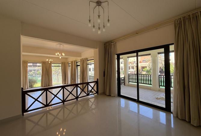 960690 - Property Image 2