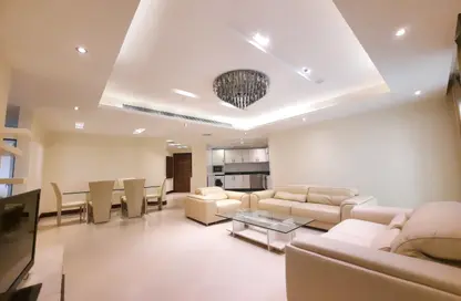 Apartment - 3 Bedrooms - 3 Bathrooms for rent in Al Juffair - Capital Governorate