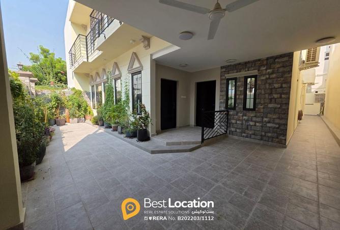 982784 - Property Image 2