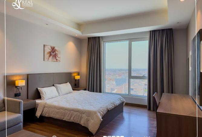 956225 - Property Image 2