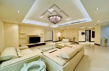 Apartment - 3 Bedrooms - 3 Bathrooms for rent in Al Juffair - Capital Governorate
