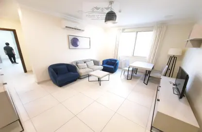 Living Room image for: Apartment - 1 Bedroom - 2 Bathrooms for rent in Adliya - Manama - Capital Governorate, Image 1