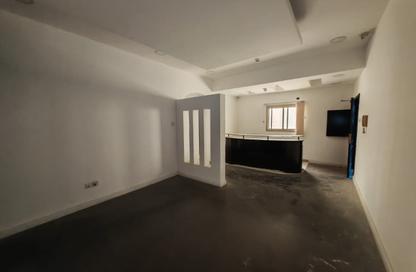 Office Space - Studio - 2 Bathrooms for rent in Sanad - Central Governorate